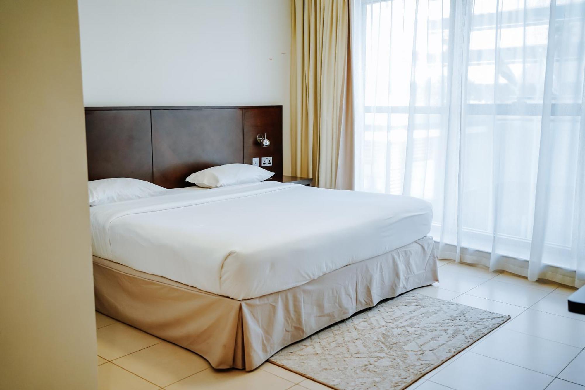 Aparthotel Mena Albarsha At The Mall 3*